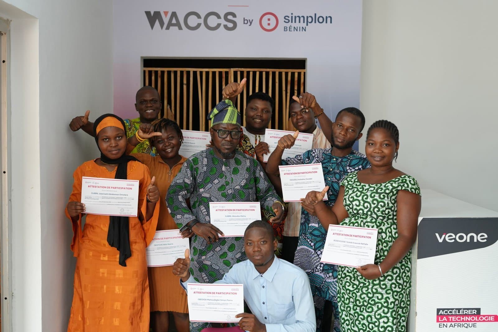 Remise d’attestations aux participants de la formation numérique à WACCS